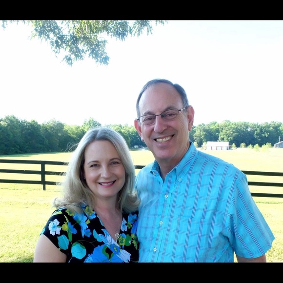 Meet your Posher, Lisa - Picture 2 of 6